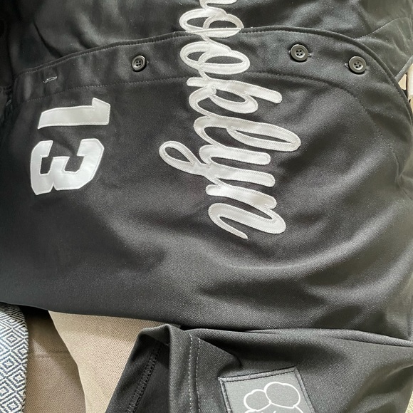 MTV VMA Jersey by Kaws (EXTREMELY RARE) - Picture 6 of 8